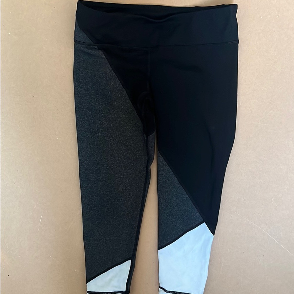Vimmia Black and Gray Colorblock Leggings, Medium